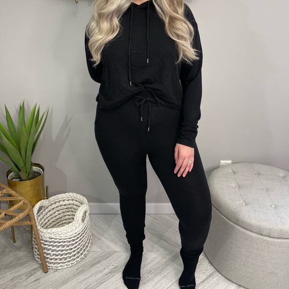 Lounge Set - Picture 2 of 6